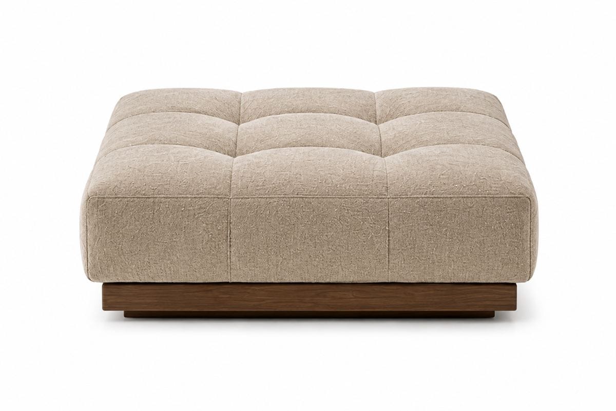 Otomana Siena tapizada en Bouclé Premium color Taupe Arena con base de madera natural | NOVA LIVING