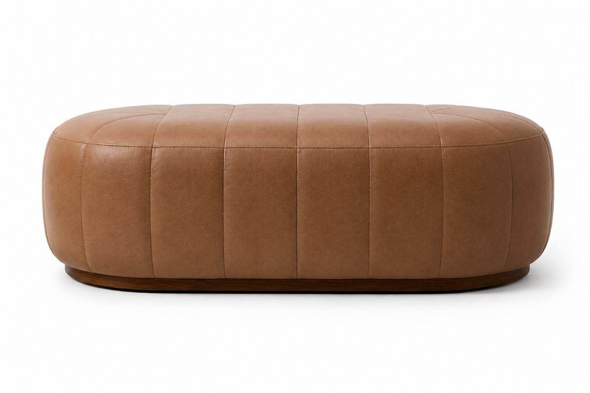 Otomana Verona tapizada en cuero 100% natural color Cognac con base de madera natural de NOVA LIVING.