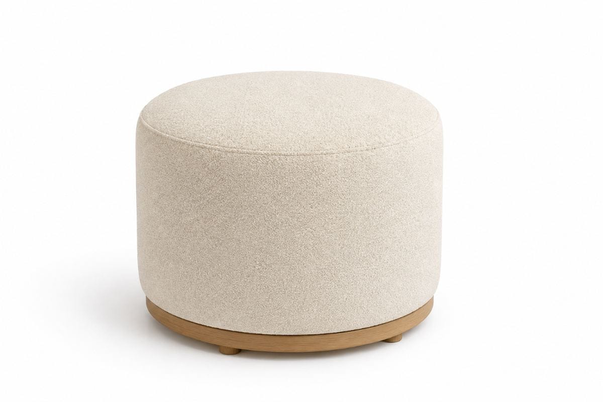 Puff Luna redondo tapizado en Bouclé Premium con base de madera natural | NOVA LIVING