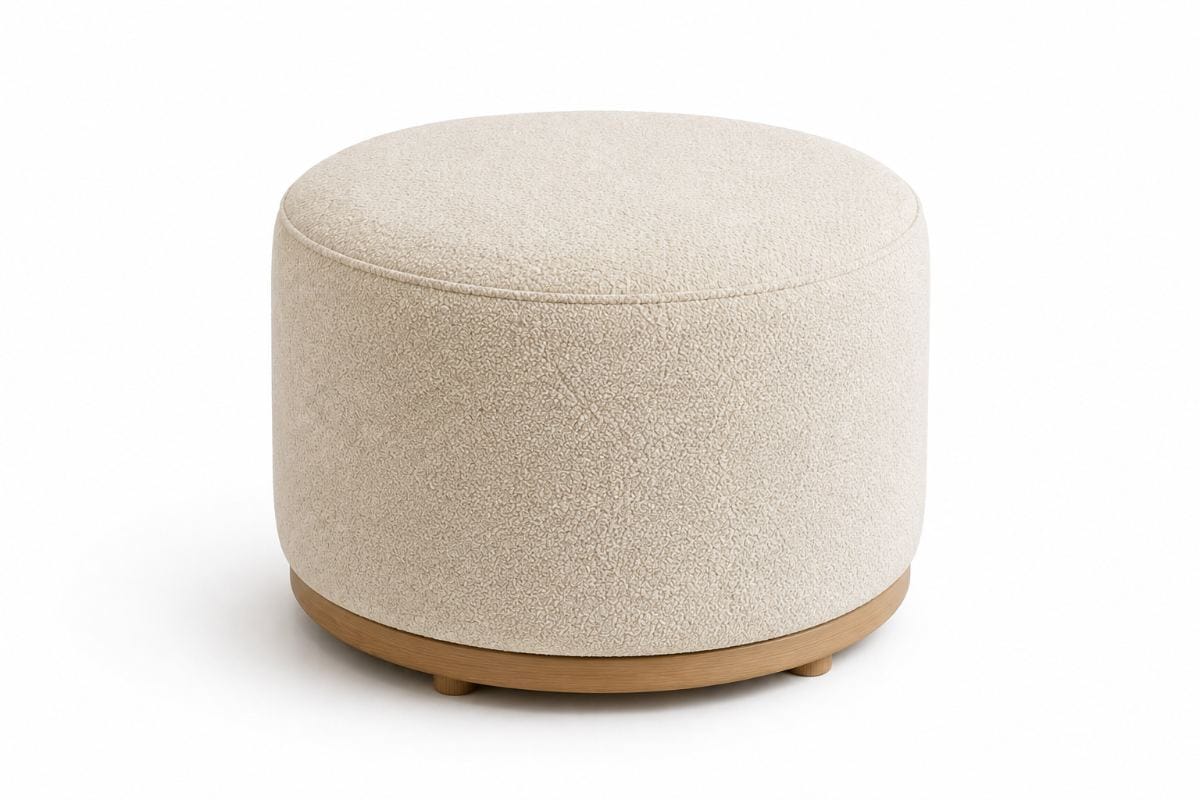 Puff Luna redondo tapizado en Bouclé Premium con base de madera natural | NOVA LIVING